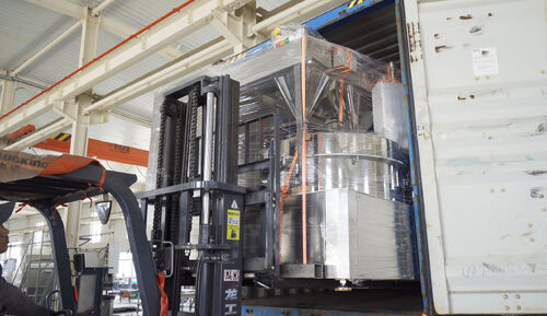 Succesvolle verzending van een automatisch coatingmachineproject met drie stations naar een Braziliaanse klant